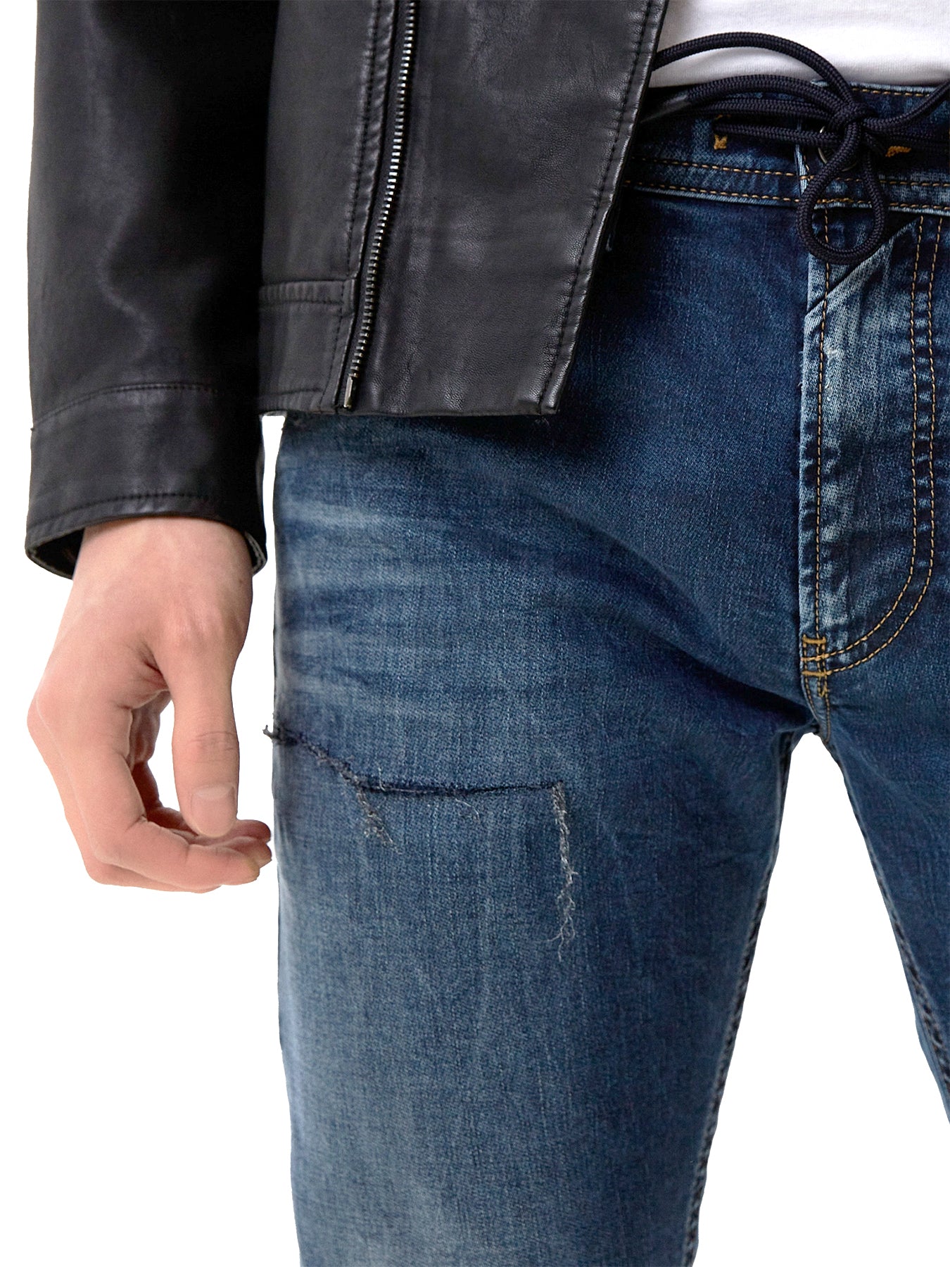 Diesel - Slim Fit JoggJeans - Thommer 069SZ