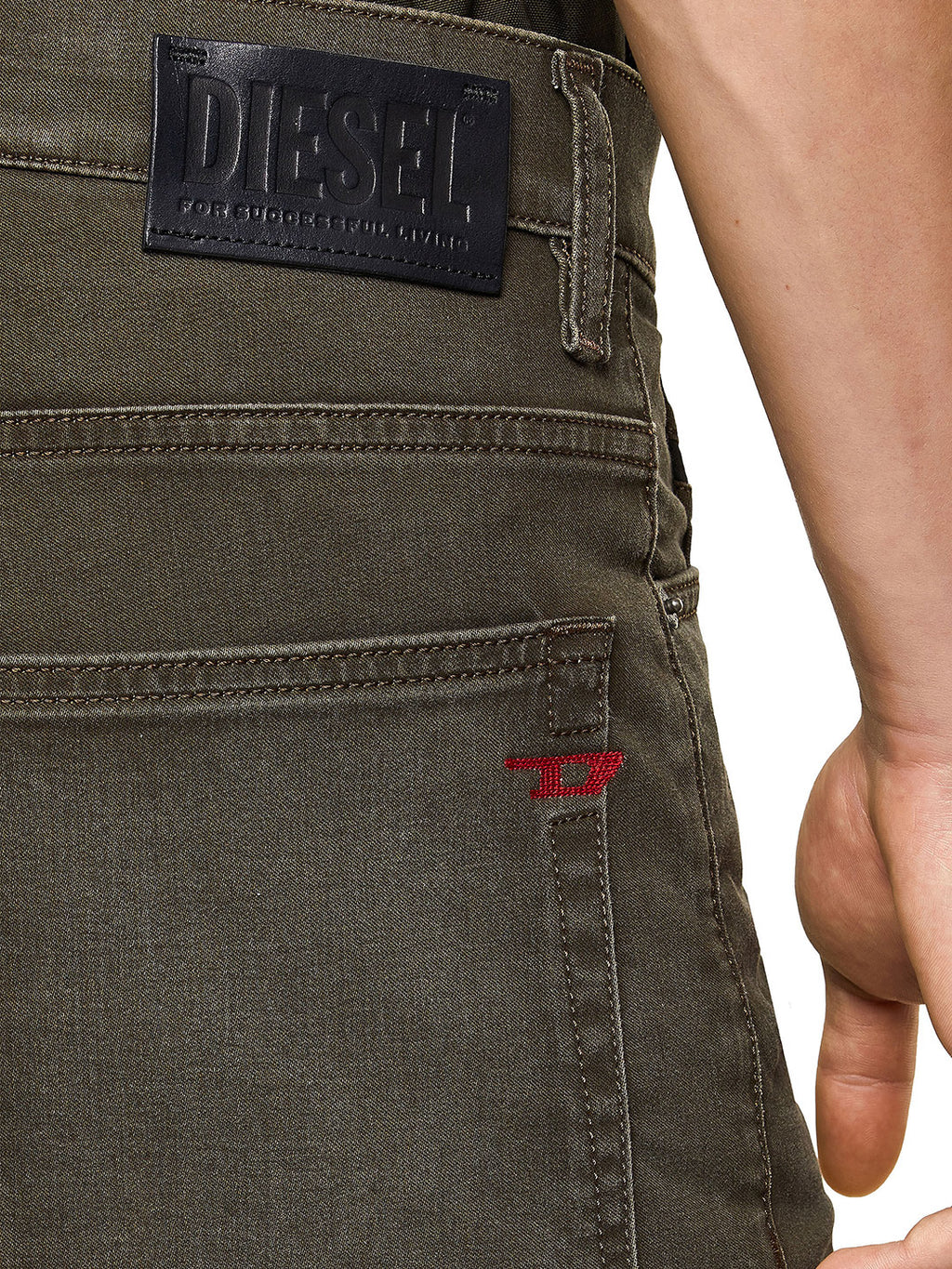 Diesel - Tapered Fit Jeans - D-Fining 0699P_55P