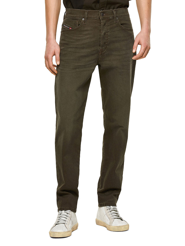 Diesel - Tapered Fit Jeans - D-Fining 0699P_55P