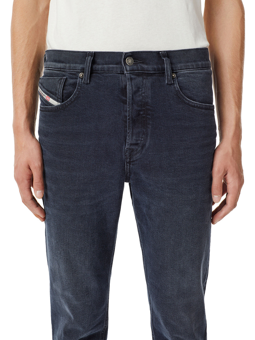 Diesel - Tapered Fit Jeans - D-Fining 09B24