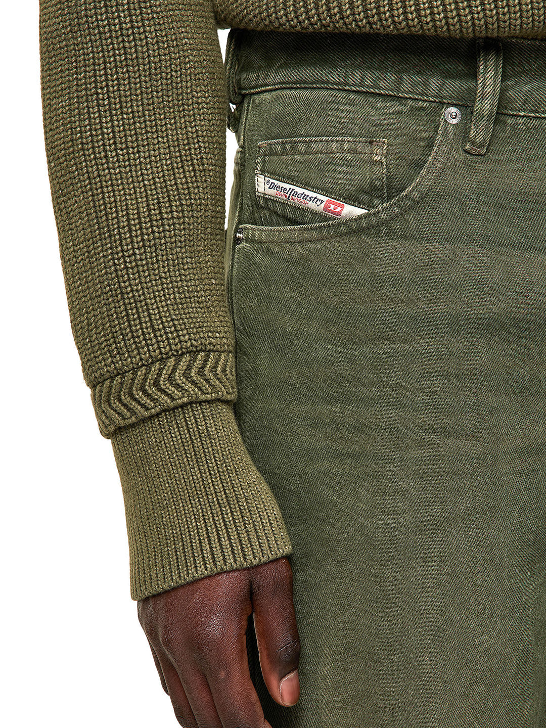 Diesel - Straight Fit Jeans - D-Macs 09A35