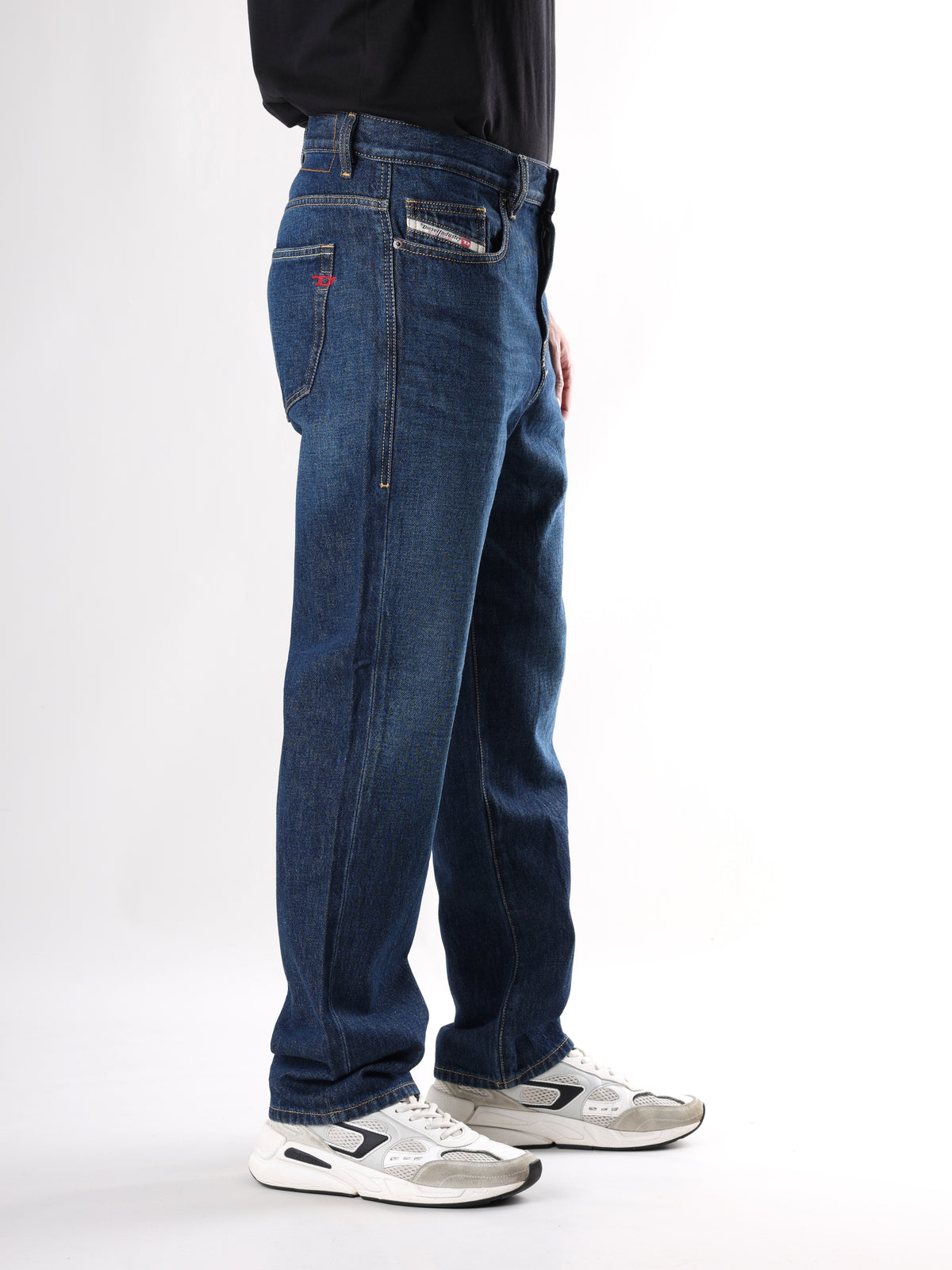 Diesel - Straight Fit Jeans - 2020 D-Viker 09C03