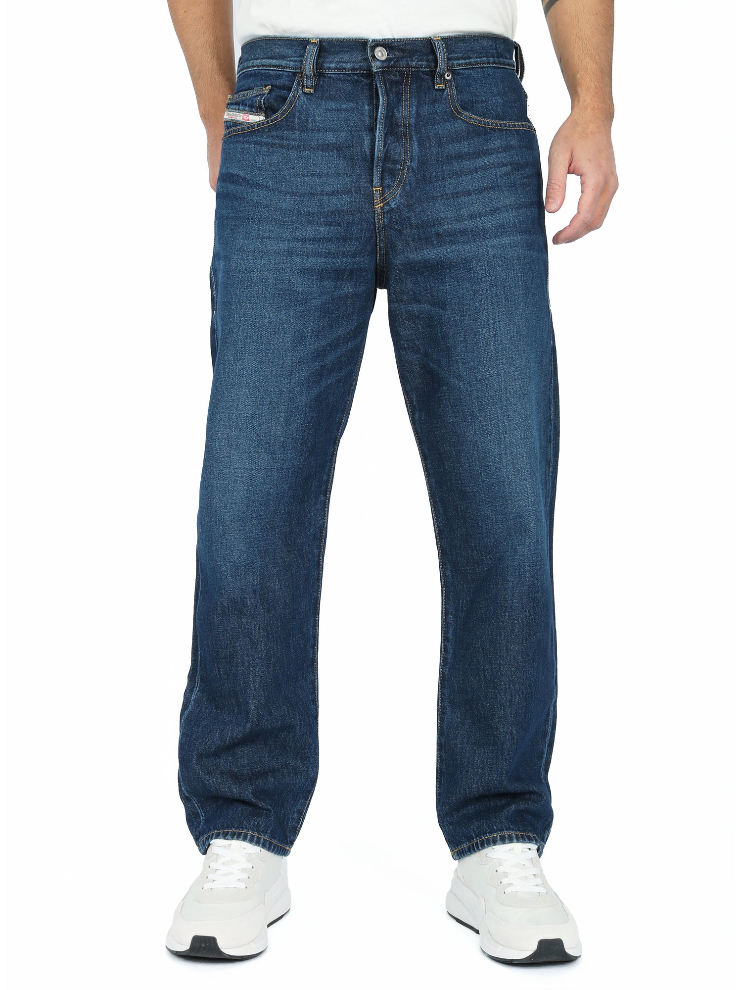 Diesel - Straight Fit Jeans - 2020 D-Viker 09C03