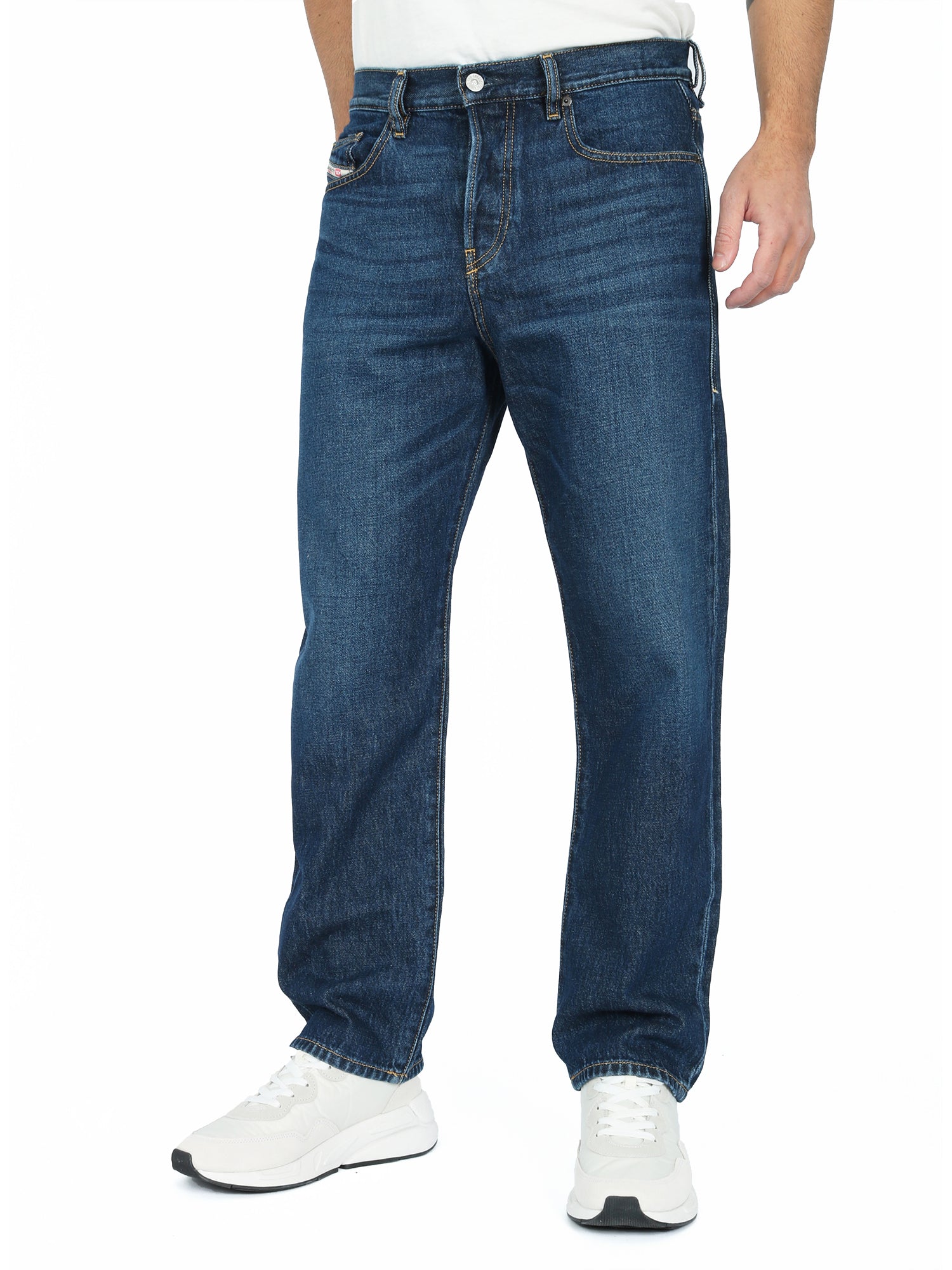 Diesel - Straight Fit Jeans - 2020 D-Viker 09C03