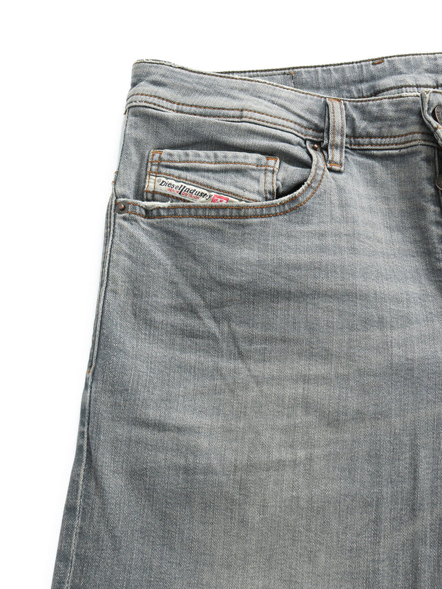 Diesel - Straight Fit Jeans - SAFADO-X RB061