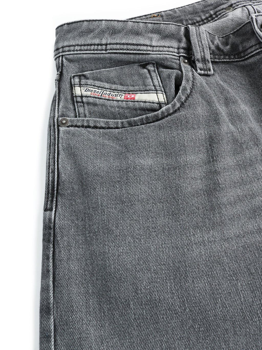 Diesel - Straight Fit Jeans - 1985 Larkee 09F83