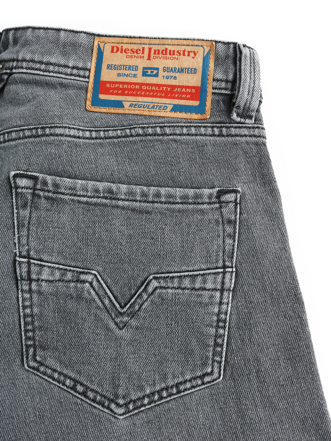 Diesel - Straight Fit Jeans - 1985 Larkee 09F83