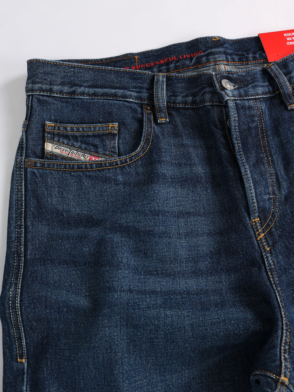 Diesel - Straight Fit Jeans - 2020 D-Viker 09C03