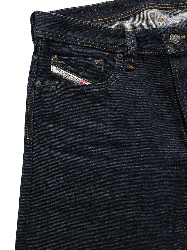 Diesel - Straight Fit Jeans - Larkee-X R09HP