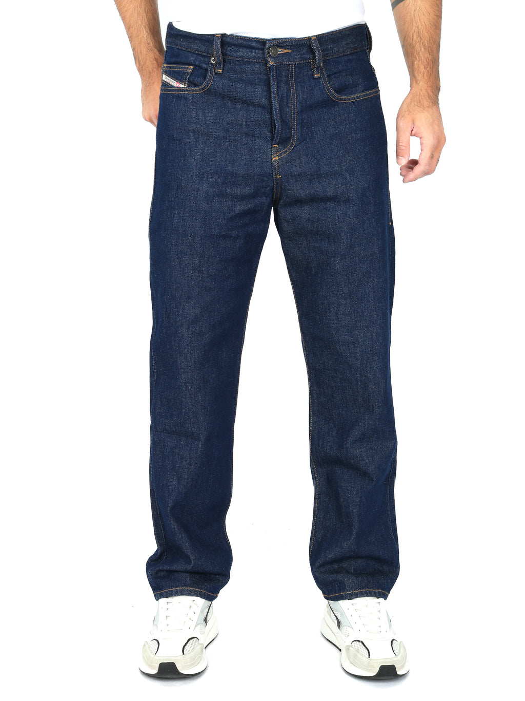 Diesel - Straight Fit Jeans - 2020 D-Viker Z9B85
