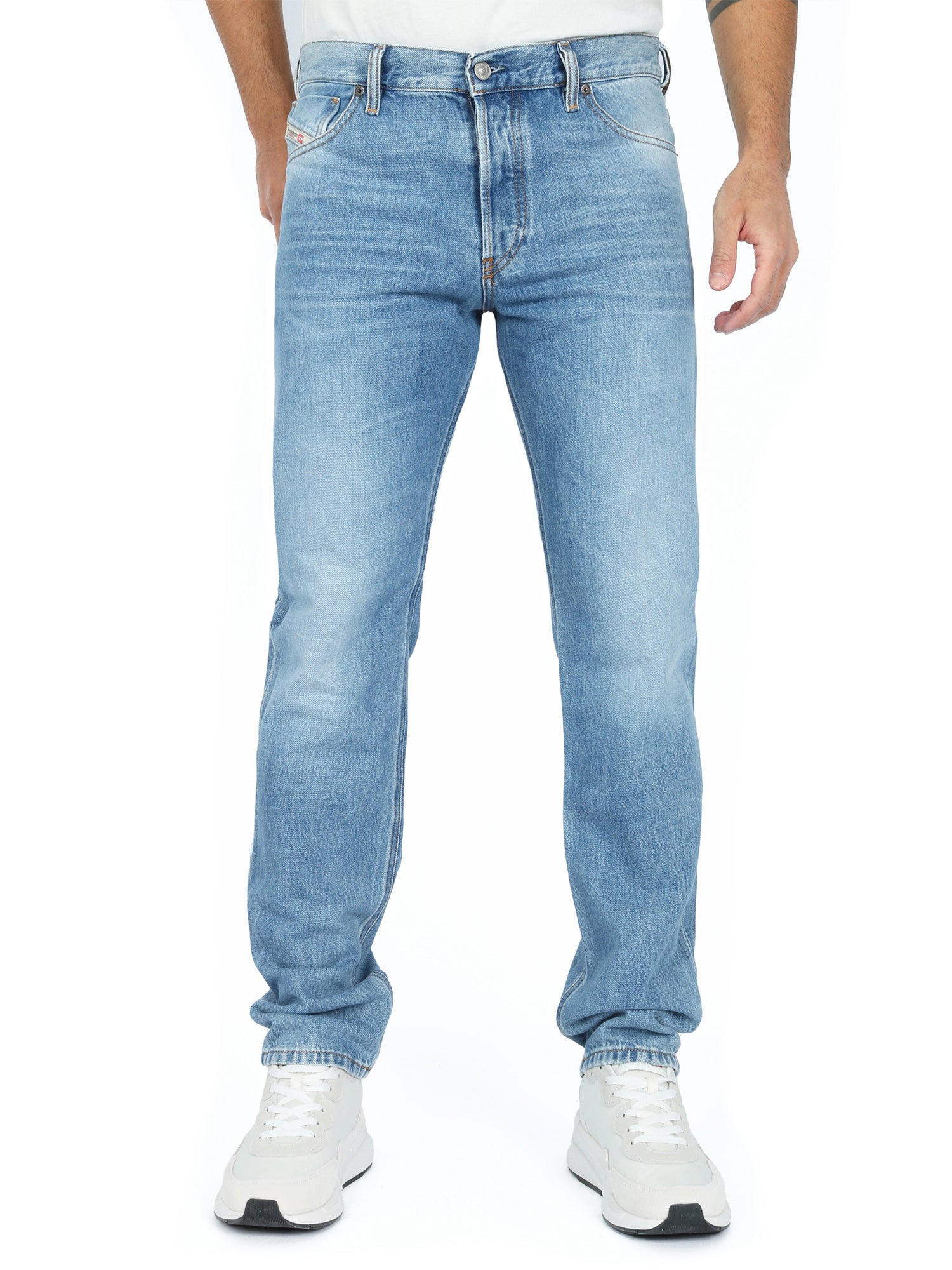 Diesel - Straight Fit Jeans - 1995 D-SARK 09C15