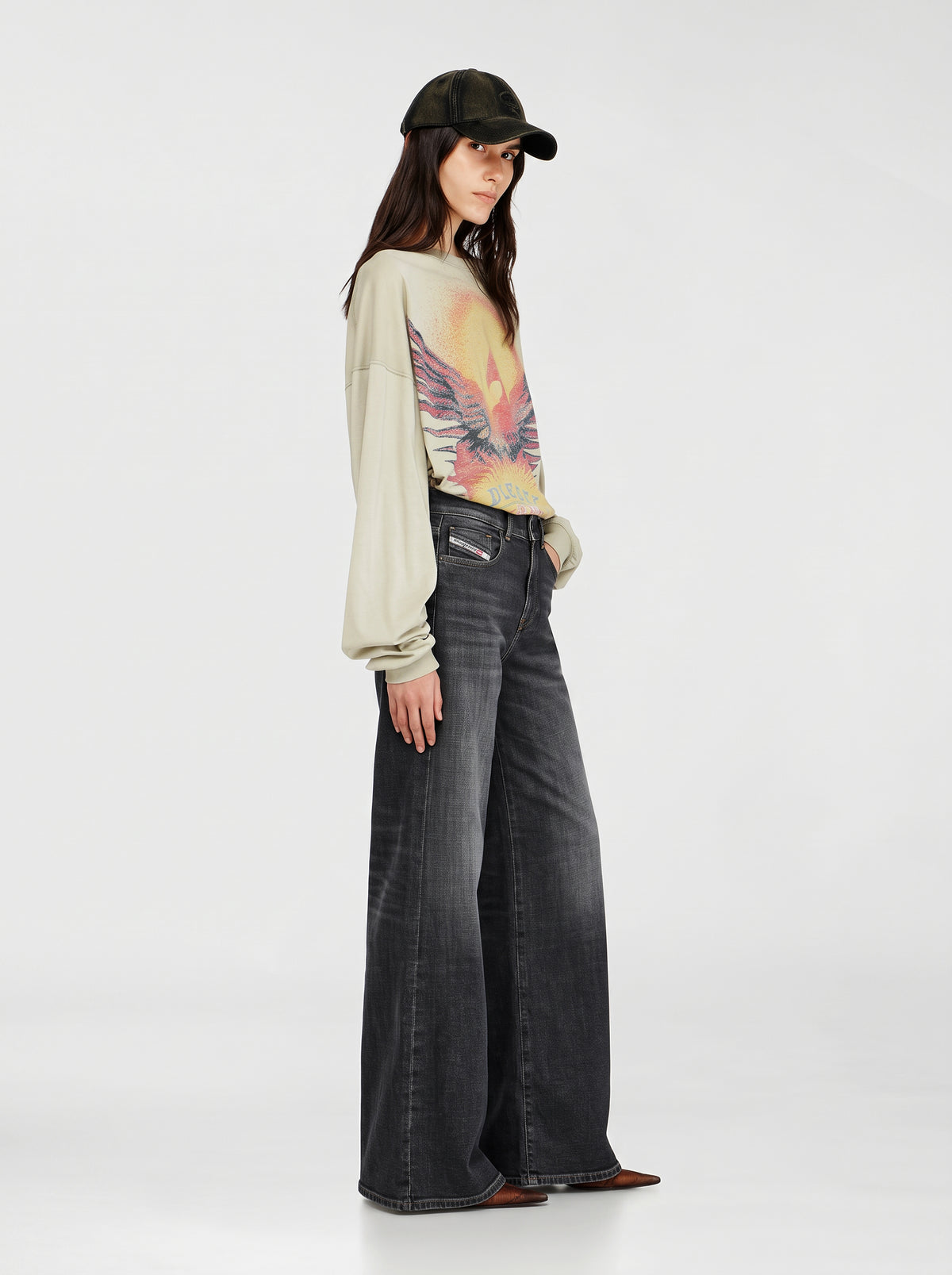 Diesel - Flared Fit Jeans - 1978 D-AKEMI