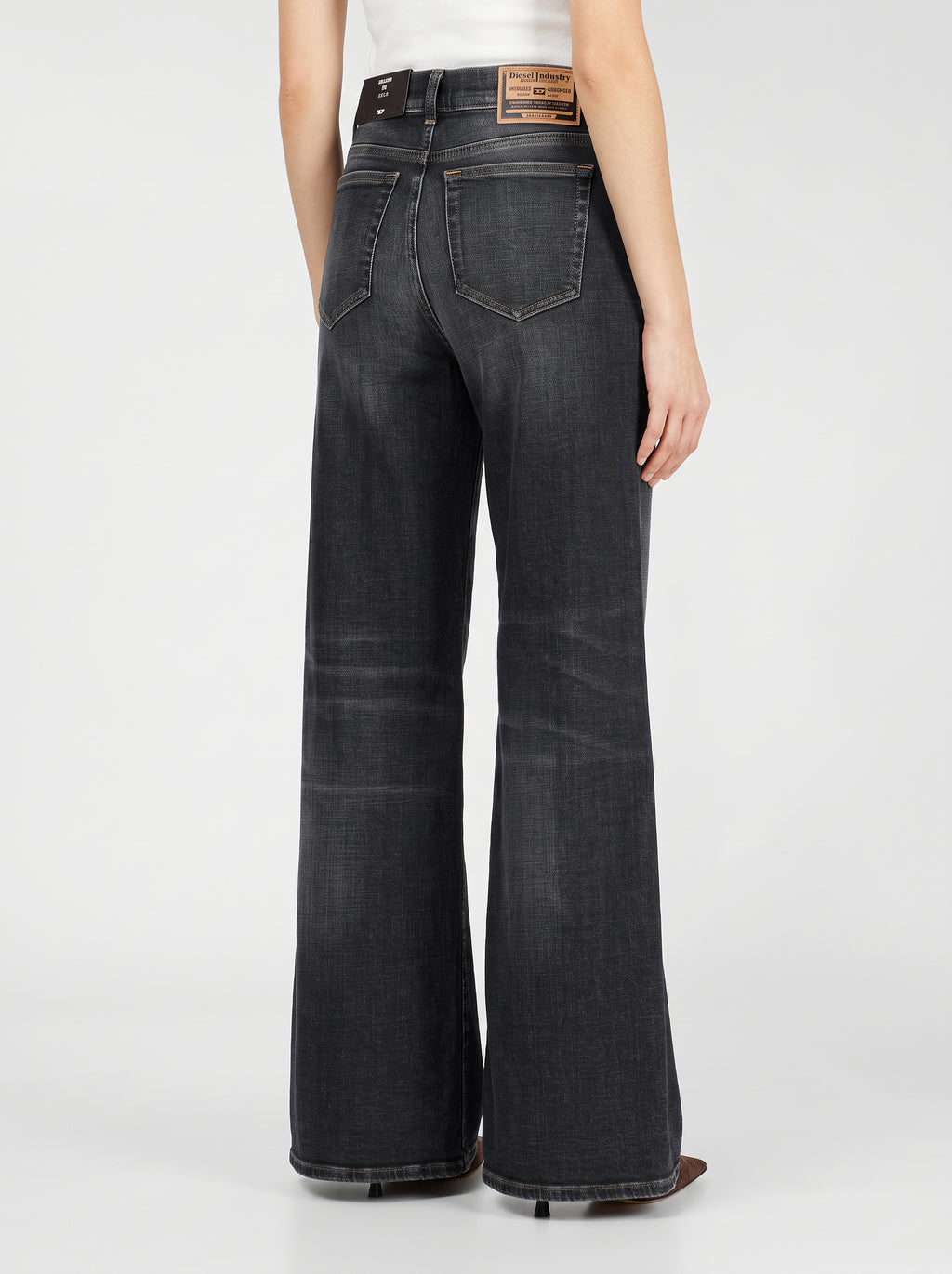 Diesel - Flared Fit Jeans - 1978 D-AKEMI