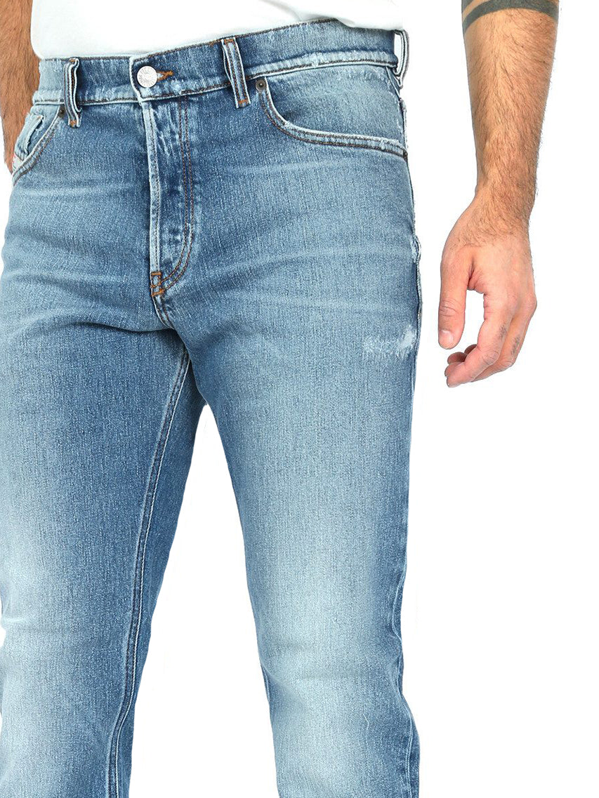 Diesel - Straight Fit Jeans - 1995 D-SARK 007T2