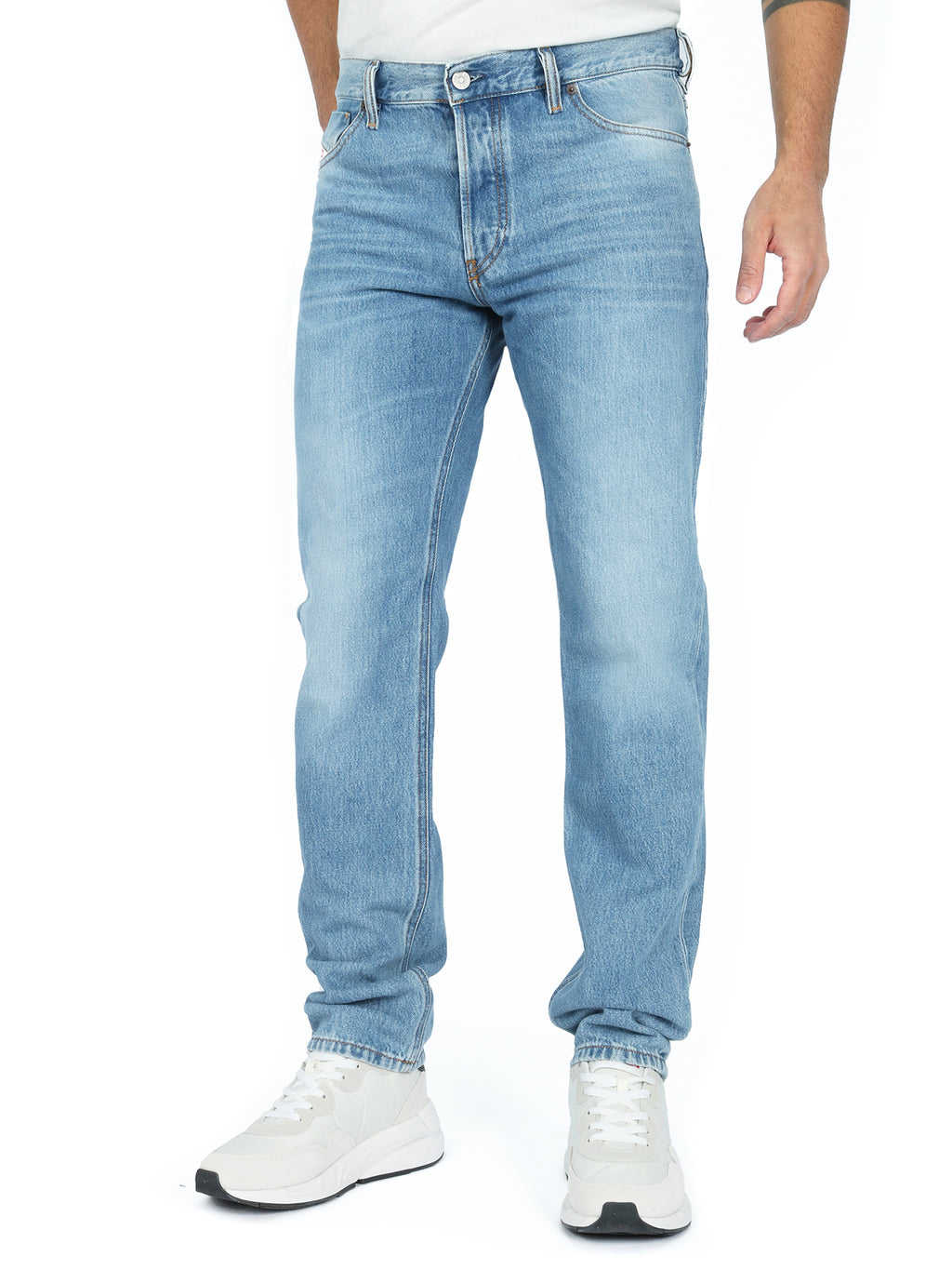 Diesel - Straight Fit Jeans - 1995 D-SARK 09C15